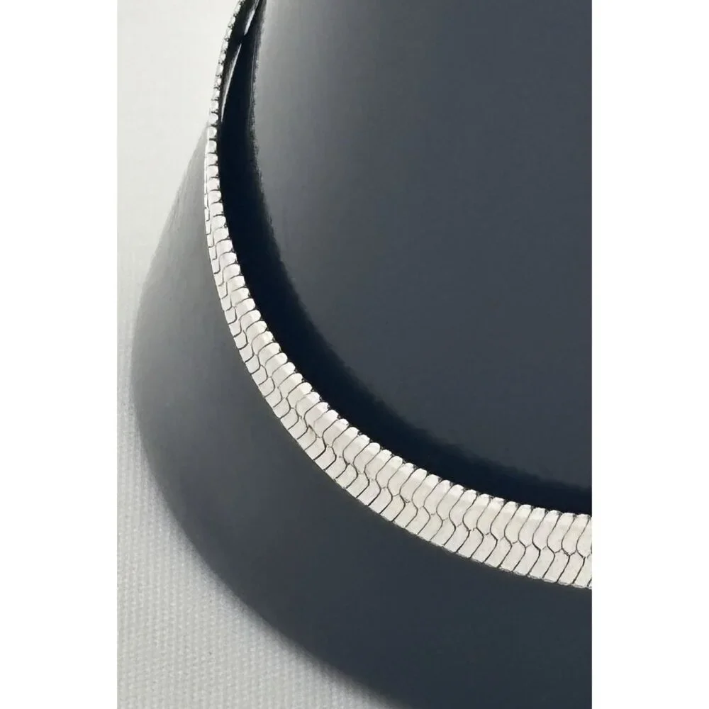 Vintage Sterling Silver Herringbone Bracelet Made in Italy With Maker's Hallmark - Picture 10 of 14